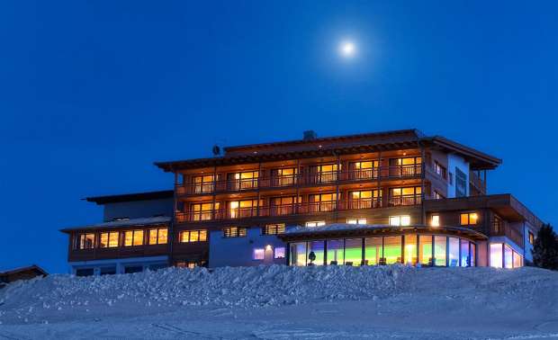 hotel-winter-02.jpg-Sportherz Guide